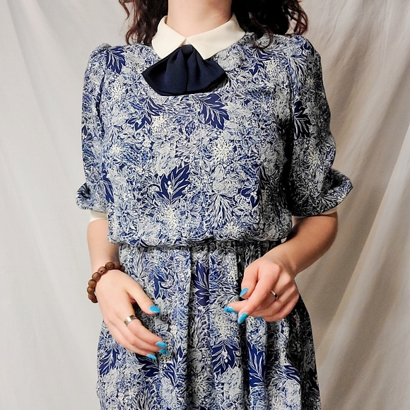 Blue and white dress - Picture 5 of 6